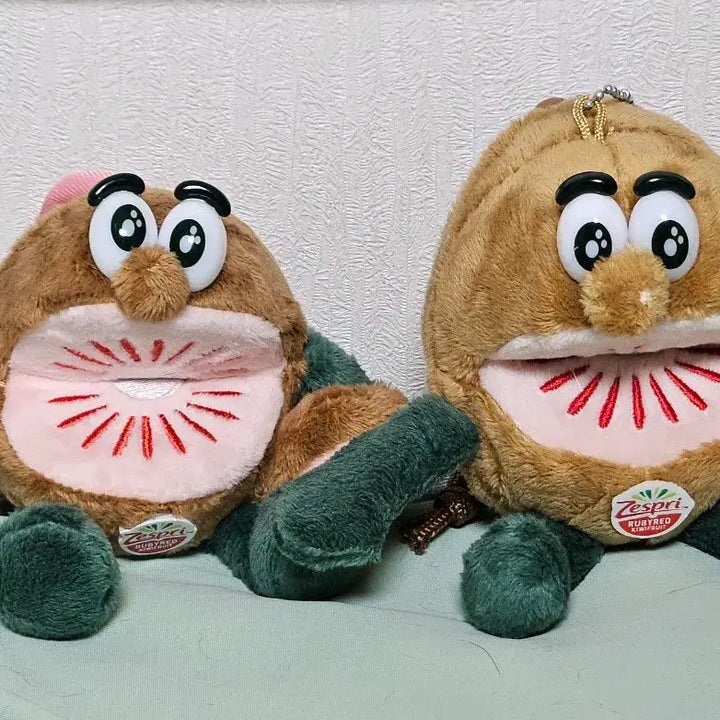 [BUNJANG] Zespri Ruby Red Kiwi Plush Keychain Set / 제스프리]루비레드 키위 인형 키링 2개 세트/장바구니키링