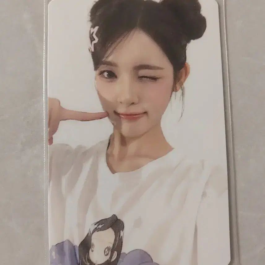 [BUNJANG] HaToHaTo Focus MD Yuha T-Shirt Photocard / 하츠투하츠 포커스 엠디 MD 유하 티셔츠 포카만 양도합니다.