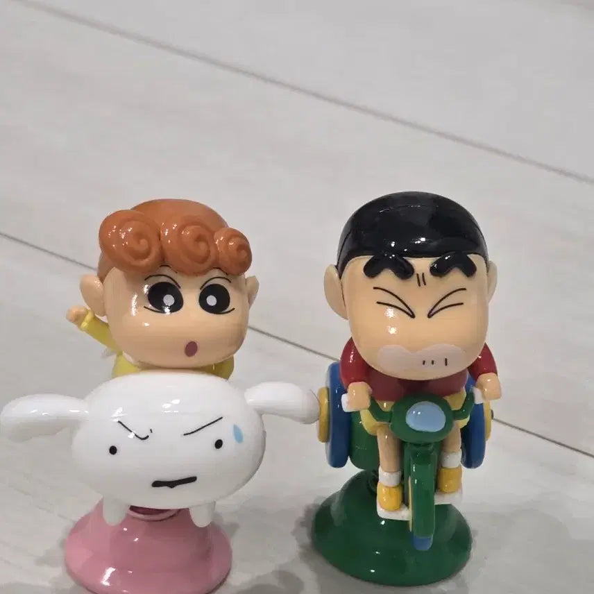 [BUNJANG] Crayon Shin-chan Gacha Figures (Shin-chan, Shin-chan&