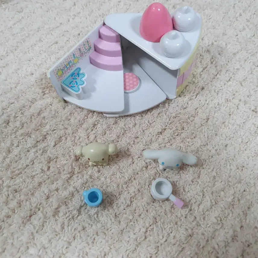 [BUNJANG] Sanrio Cinnamoroll Cake Polly Pocket Vintage Toy / 산리오 시나모롤 케이크 폴리포켓 고전완구