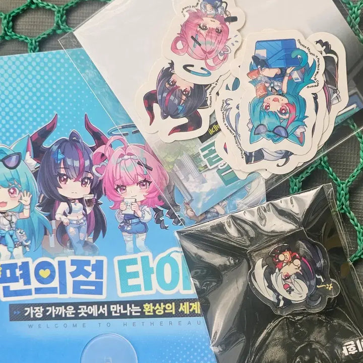 [BUNJANG] Lee Hwan GS25 Acrylic Stand 4 Types &amp; Goods Bundle Set / 이환 GS25 아크릴 스탠드 4종 및 굿즈 일괄 판매