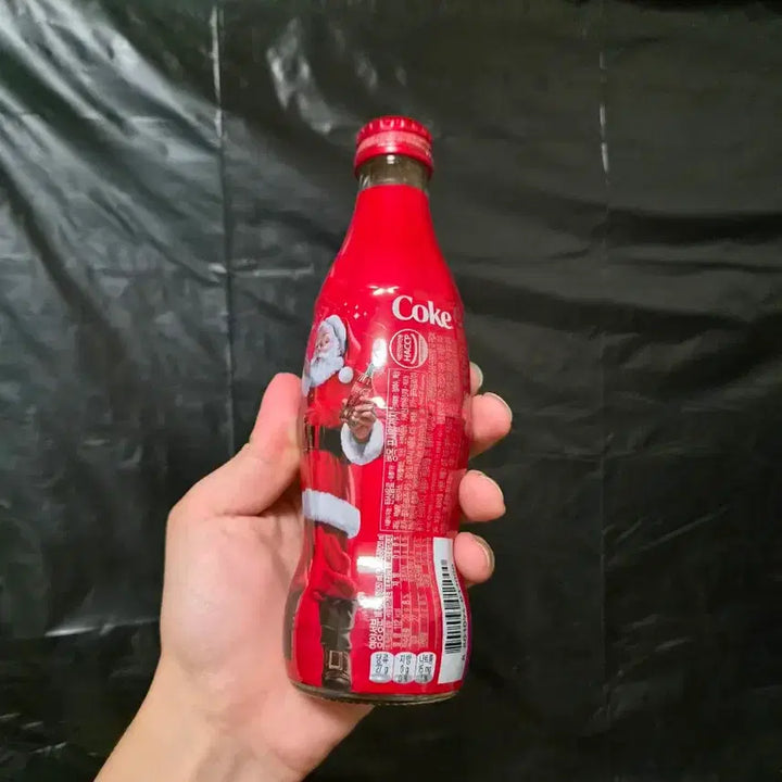 [BUNJANG] Coca-Cola 2015 Limited Edition Santa Bottle / 2015년 산타 코카콜라 한정판