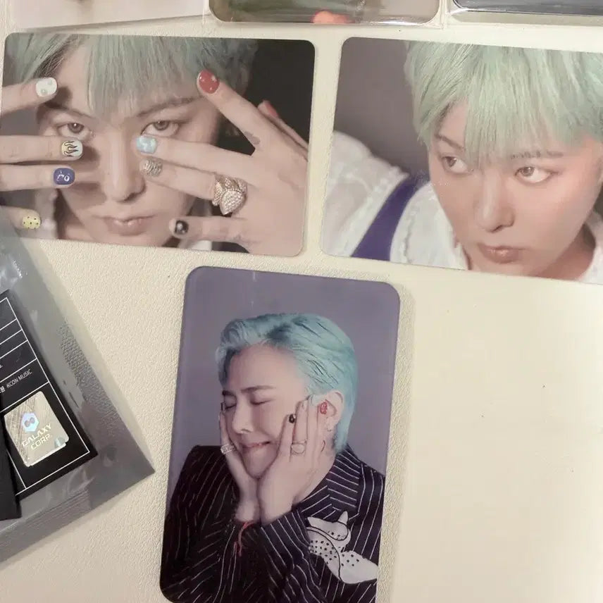 [BUNJANG] G-Dragon WEVEREMANSION Exhibition Photocard 3-Set + Card Cover Sticker 3-Set Bundle / 지디 위버맨쉬 전시회 포카 3종 세트 +카드커버스티커 3종