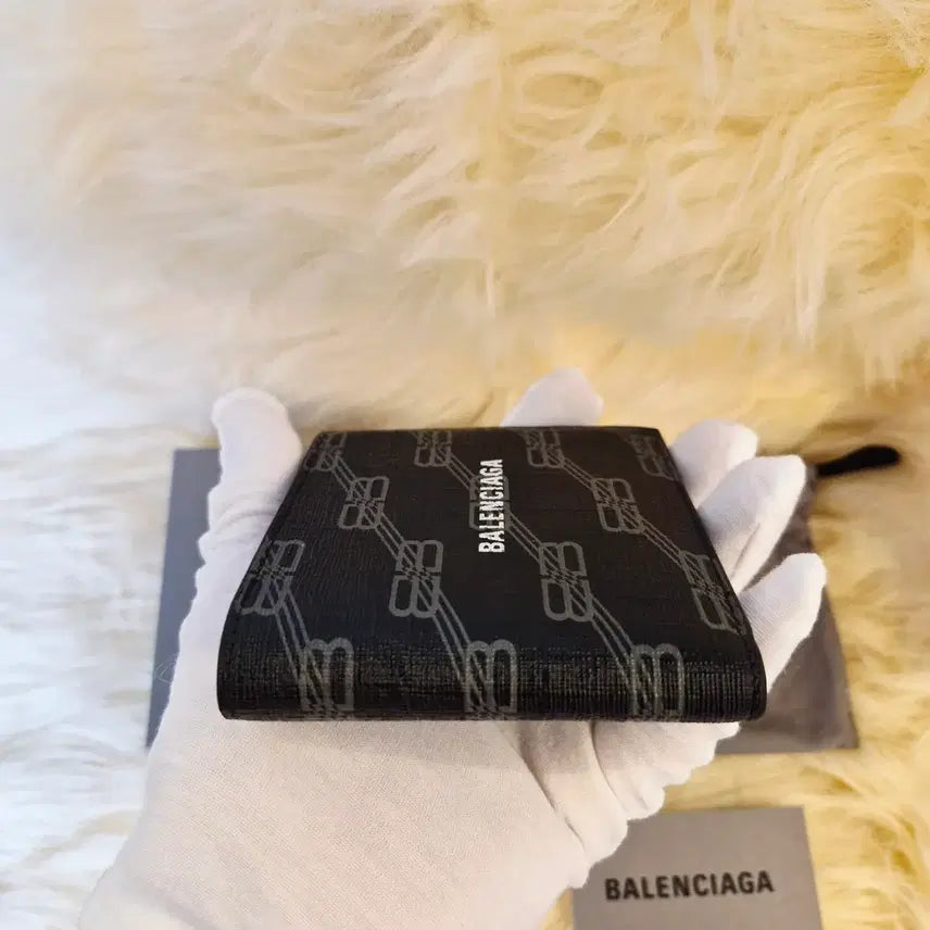 [SOLD OUT] [새상품급/정품] 발렌시아가 BB 로고 반지갑 풀박스