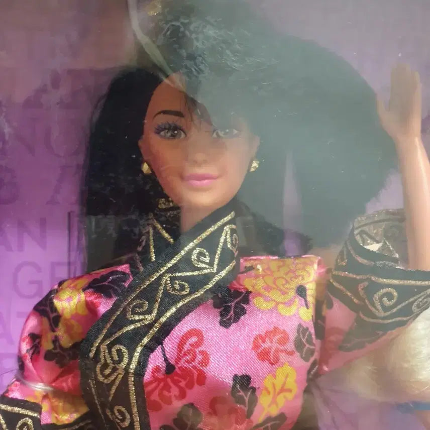 [BUNJANG] Barbie World Collection 3-Set (China, Netherlands, Kenya) / 바비 인형 월드 컬렉션 3종 세트 (중국, 네덜란드, 케냐)