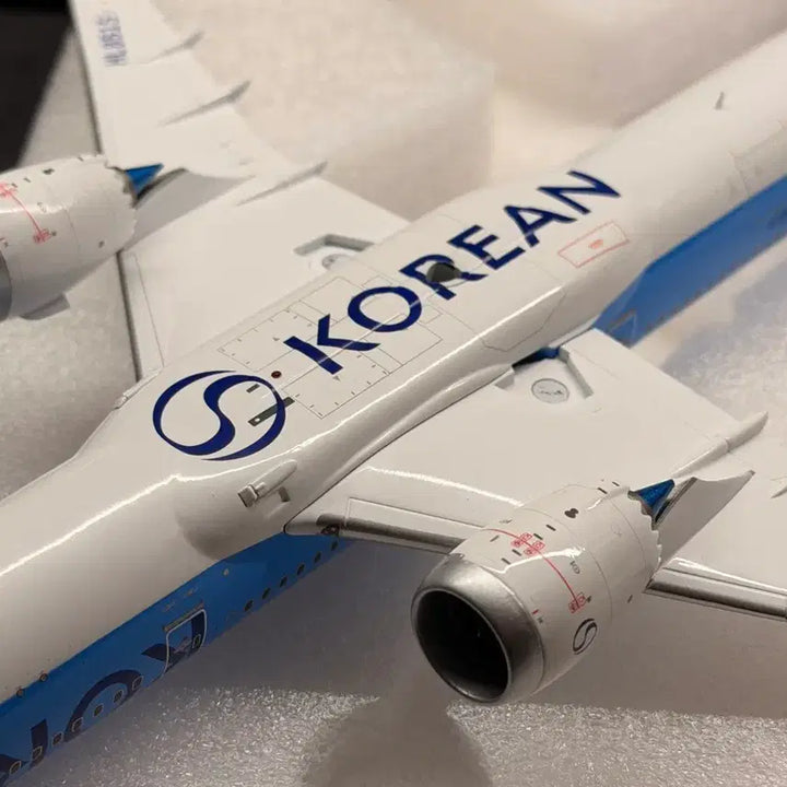 [BUNJANG] SQWings Korean Air New Livery B787-10 1:200 Die-cast Model / SQWings 대한항공 신도장 B787-10 1:200 S급 풀박스