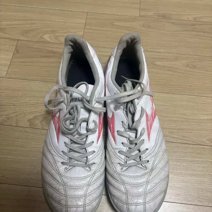 [SOLD OUT] 미즈노 풋살화 275