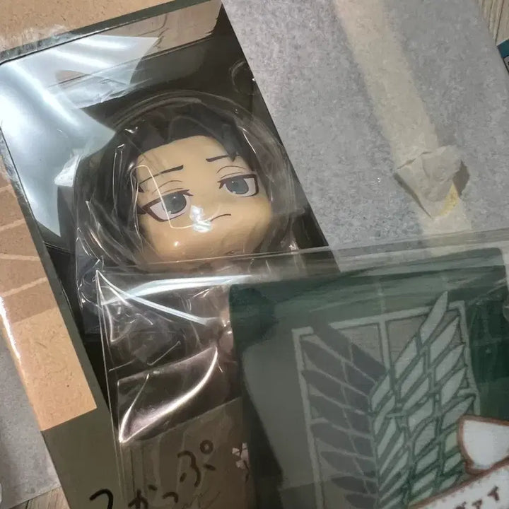 [BUNJANG] Attack on Titan Levi Look Up Figure with POB (Unsealed) / 진격의 거인 리바이 룩업 미개봉 특전포함
