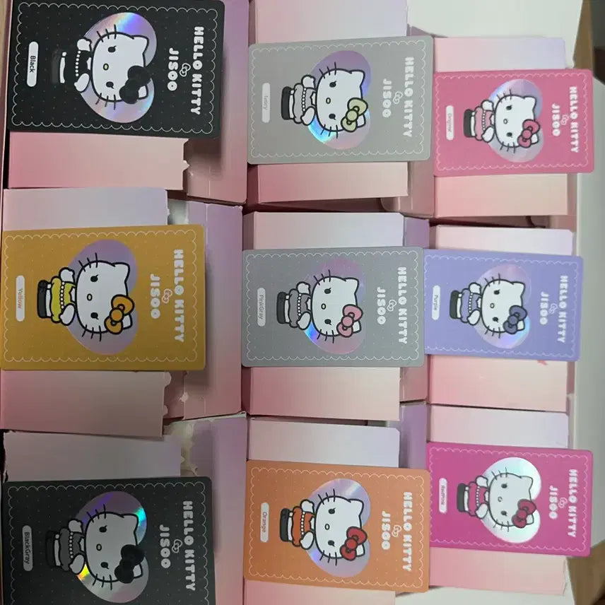 [BUNJANG] Hello Kitty x Jisoo Collaboration Doll Keychain (Black &amp; Grey) / 헬로키티 x 지수 인형 키링 (블랙그레이)
