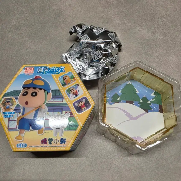 [BUNJANG] Crayon Shin-chan Hexagonal Honeycomb Figure - Ski Shin-chan / [새상품] 짱구는 못 말려 육각 벌집 피규어 스키 짱구