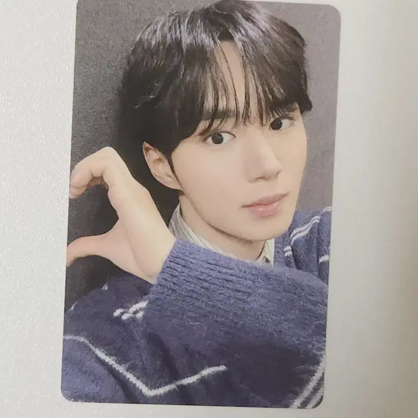 [BUNJANG] TREASURE Kim Junseo Tete Le Petit Bakery Ver. 2 Photocard / 알디원 B버전 반쪽하트 김준서 뚜레쥬르 포카 판매합니다