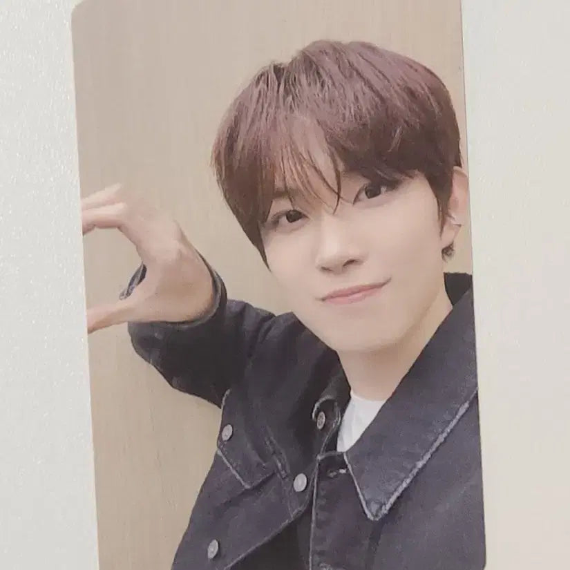 [BUNJANG] Aldiwon B Version Half Heart Kim Geonwoo Tous Les Jours Photocard / 알디원 B버전 반쪽하트 김건우 뚜레쥬르 포카 판매합니다