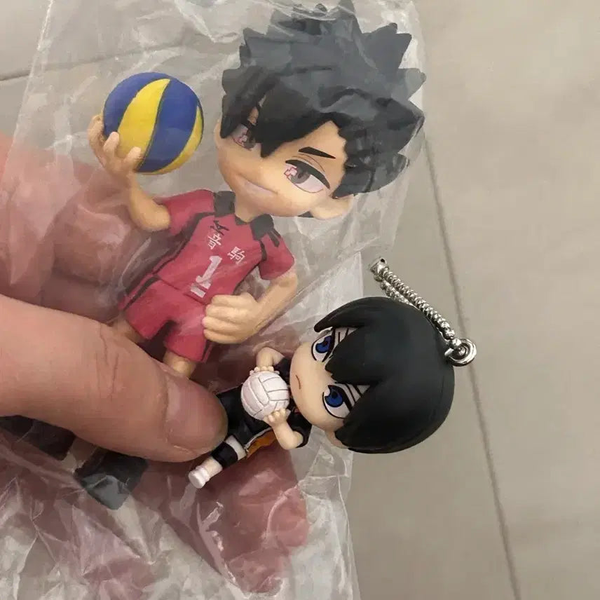 [BUNJANG] Haikyuu!! Kuroo Tetsurou Figure + Kageyama Tobio Charm Set / 하이큐 쿠로오 피규어 +카게야마 키링