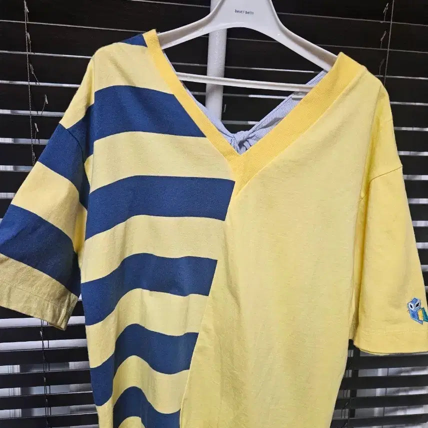 [BUNJANG] Lucky Chouette V-Neck Blouse / 럭키슈에뜨 브이넥 블라우스