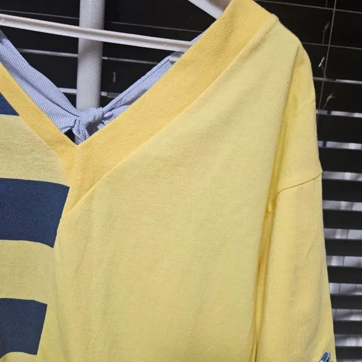 [BUNJANG] Lucky Chouette V-Neck Blouse / 럭키슈에뜨 브이넥 블라우스