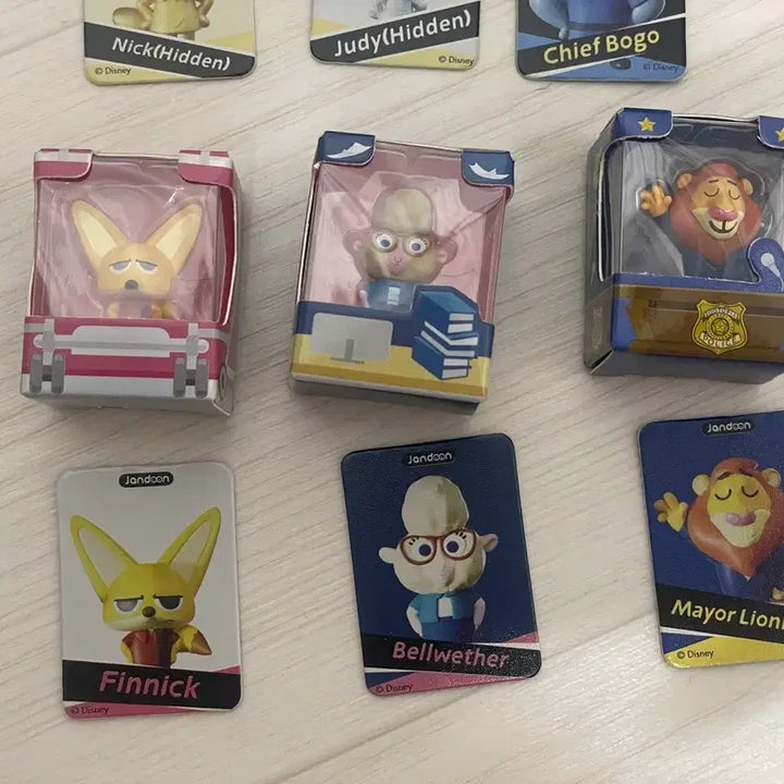 [BUNJANG] Jandoon Zootopia Rice Grain Figure Set / (6개세트) Jandoon 주토피아 쌀알 피규어 히든 주디 닉 보고서장