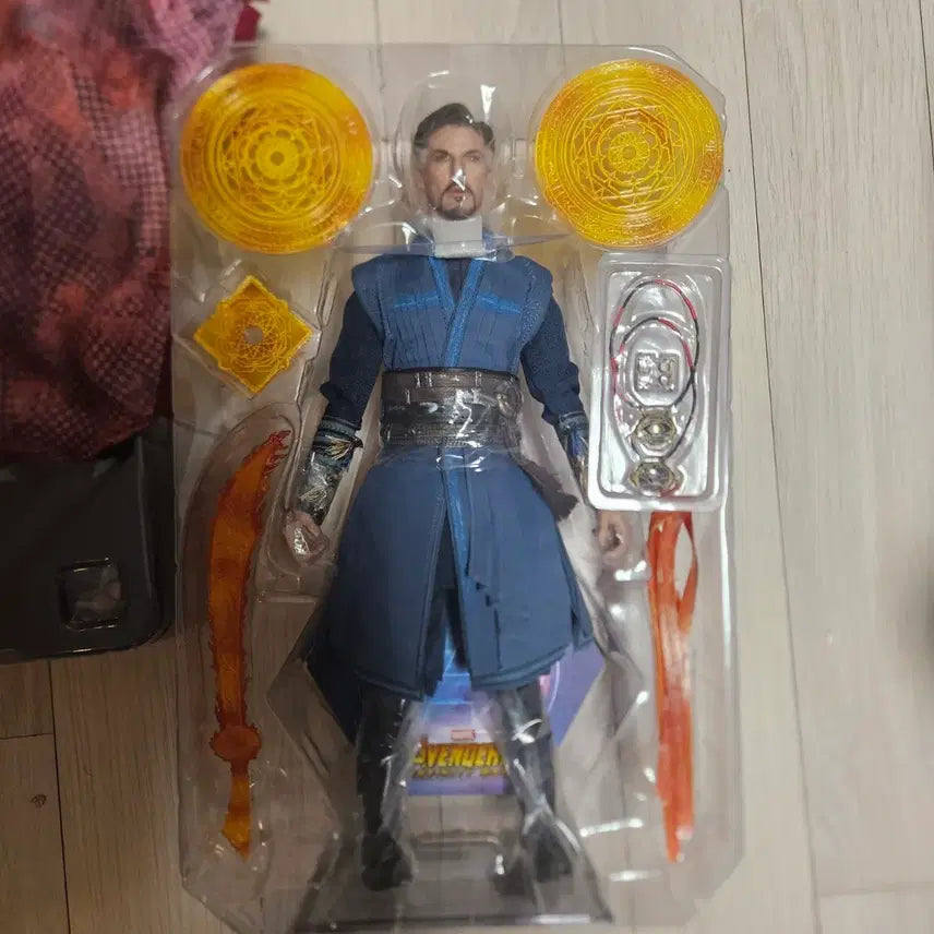 [BUNJANG] Hot Toys Infinity War Doctor Strange Figure / 핫토이 인피니티워 닥터스트레인지
