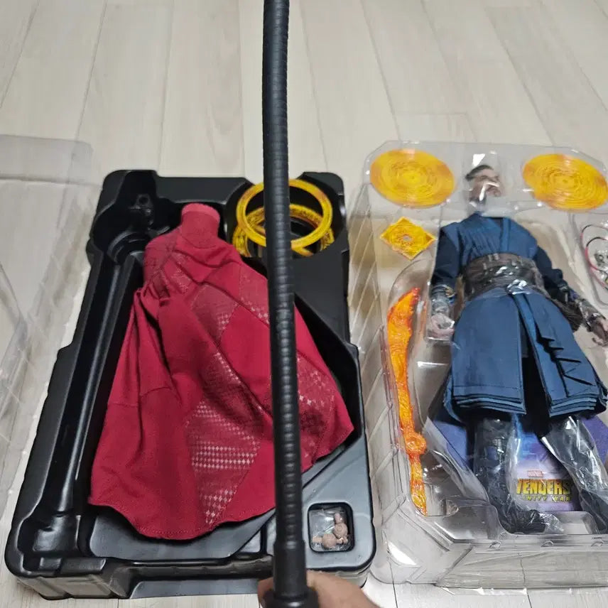 [BUNJANG] Hot Toys Infinity War Doctor Strange Figure / 핫토이 인피니티워 닥터스트레인지