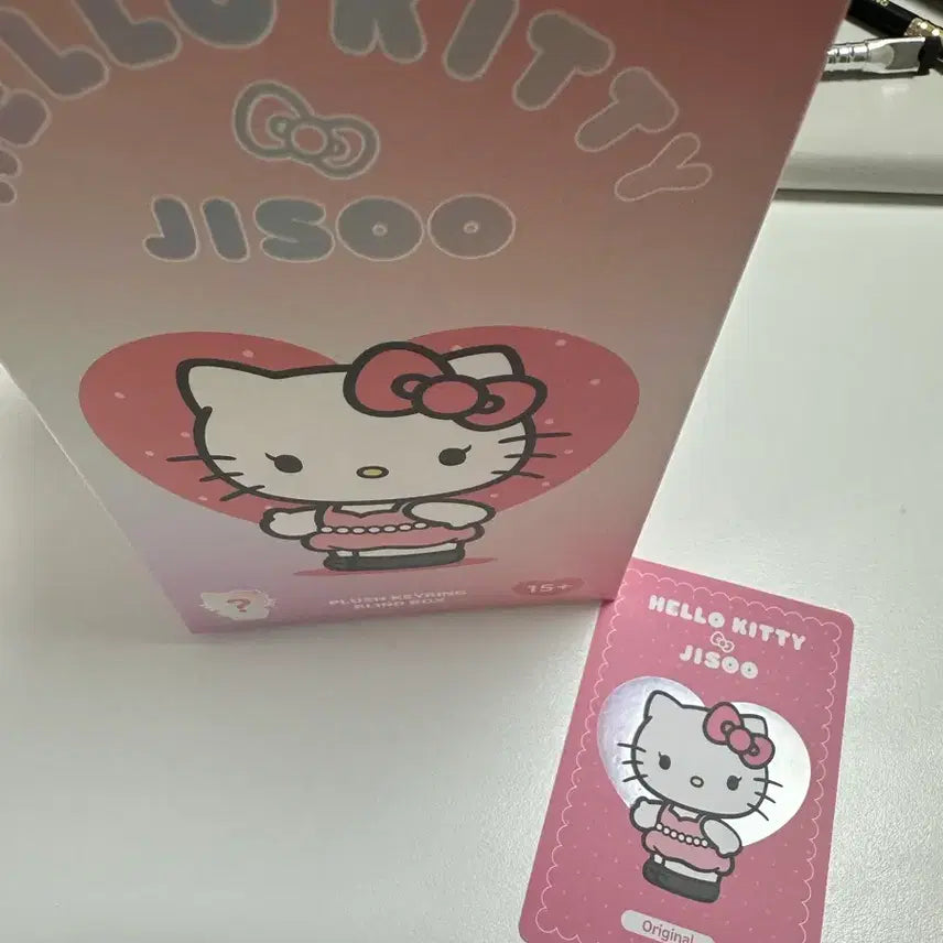[BUNJANG] Hello Kitty x Jisoo Plush Keyring / 헬로키티 x 지수 플러시 키링 오리지널