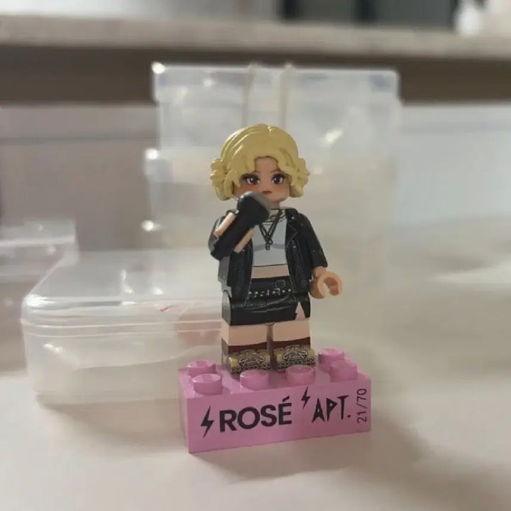 [BUNJANG] Liberty Rosé Apartment Version Custom LEGO Minifigure / 리버티 로제 아파트 버전 커스텀 레고 미피