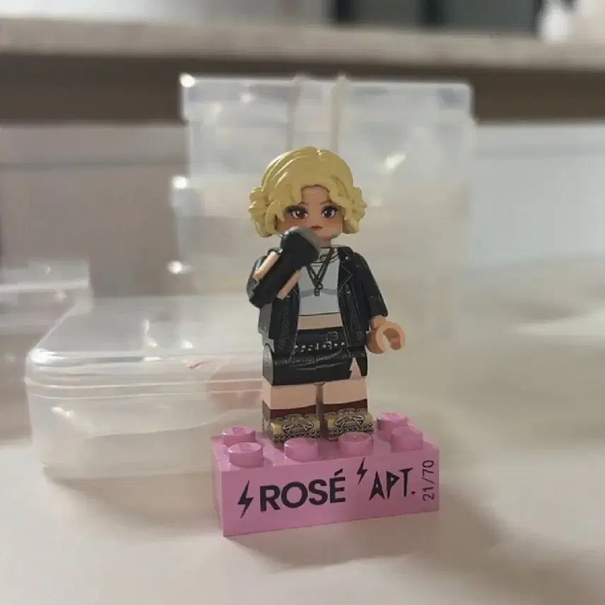 [BUNJANG] Liberty Rosé Apartment Version Custom LEGO Minifigure / 리버티 로제 아파트 버전 커스텀 레고 미피