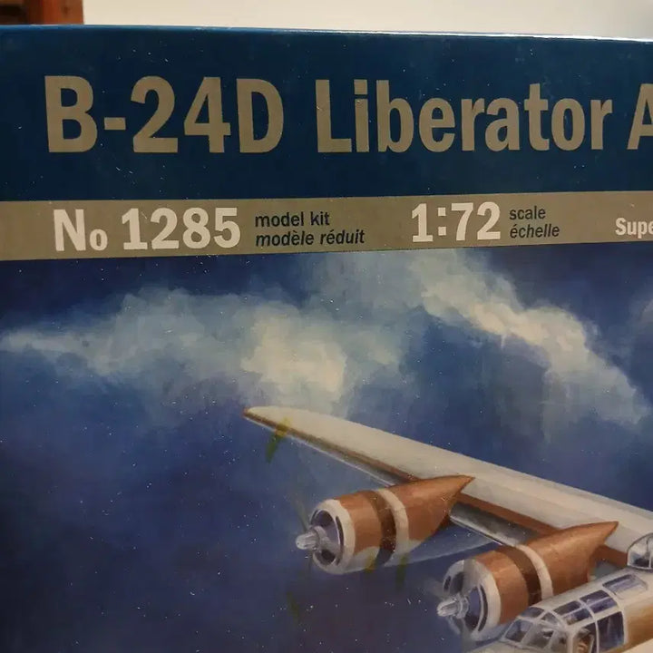 [BUNJANG] Italeri B-24 Liberator Bomber 1/72 Scale Plastic Model Kit - Sealed / 2차대전 폭격기 B-24 리버레이터 1/72프라모델 미개봉 신품