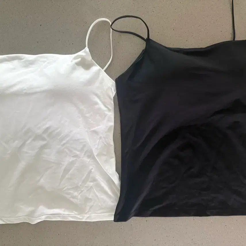 [BUNJANG] 2-Piece Set Spaghetti Strap Tank Tops / 캡나시 나시티 2개 세트