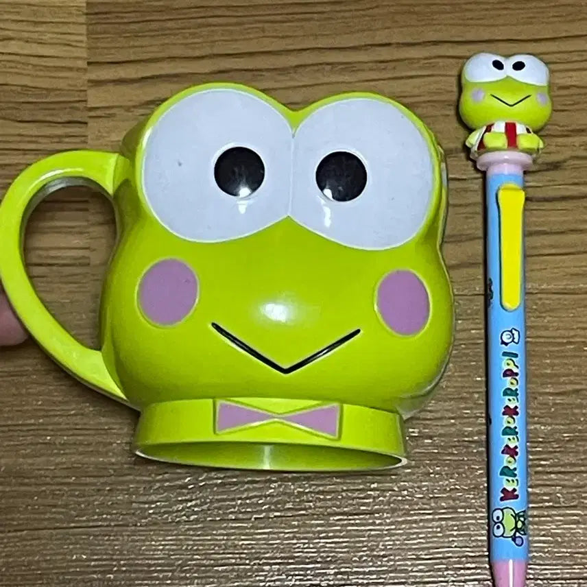 [BUNJANG] Sanrio Purloland Keropi Cup &amp; Mascot Ballpoint Pen Bundle / 산리오 퓨로랜드 케로피 컵 볼펜 일괄