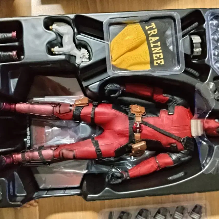 [BUNJANG] Hot Toys Deadpool 2 Figure / 핫토이 데드풀2 판매합니다