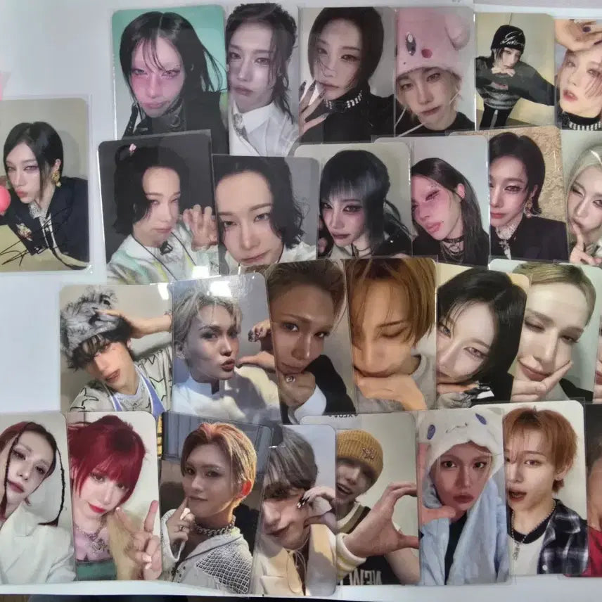 [BUNJANG] XCLOVE Photocard Set - 27 pcs (26 + 1 Louis Signed) / XLOV 포토카드 27장+ 루이 사인포카 1장 총 28장 일괄판매 할인!