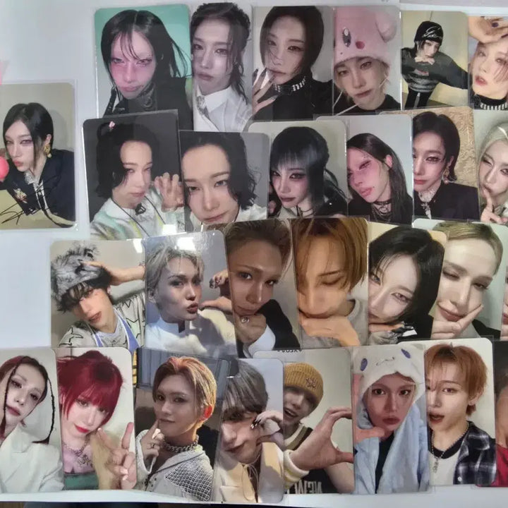 [BUNJANG] XCLOVE Photocard Set - 27 pcs (26 + 1 Louis Signed) / XLOV 포토카드 27장+ 루이 사인포카 1장 총 28장 일괄판매 할인!