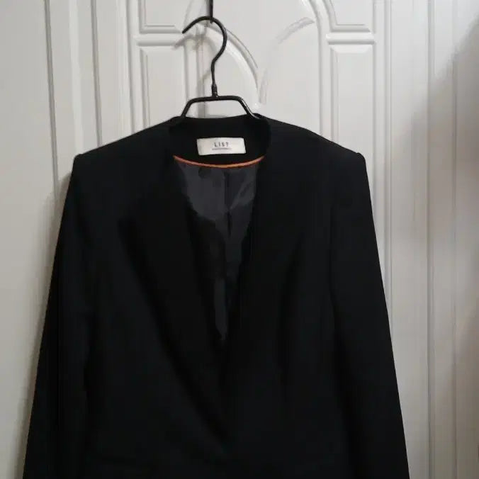 [BUNJANG] LIST Black Jacket / 리스트 블랙 자켓