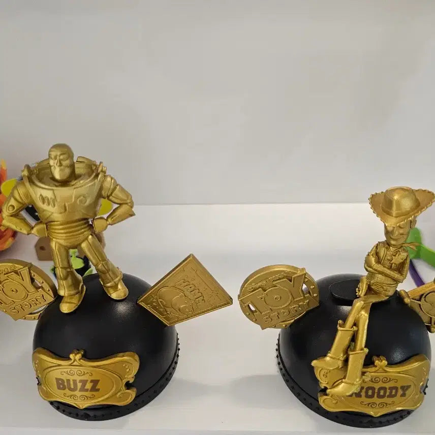 [BUNJANG] Disney Toy Story Woody &amp; Buzz Capsule Toy Set (Includes Mickey &amp; Minnie) / 디즈니 토이스토리(우디&amp;버즈) 캡슐가챠 (미키,미니 함께드림)