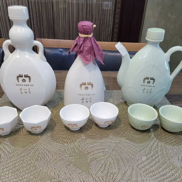 [BUNJANG] President Moon Jae-in Commemorative Liquor Bottle Set / 문재인대통령빈술병(일괄판매)
