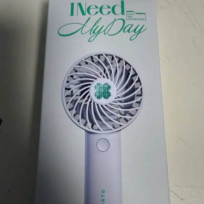 [BUNJANG] Day6 Handheld Fan Unused / 데이식스 손선풍기 미사용 (원가 이하)