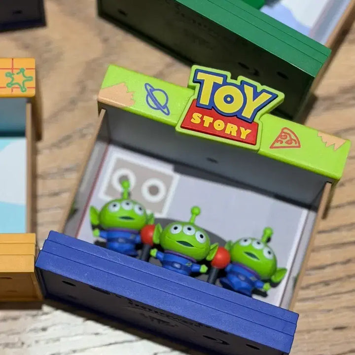 [BUNJANG] Disney Pixar Toy Story Alien LED Figure / 토이스토리 알린 LED켜짐