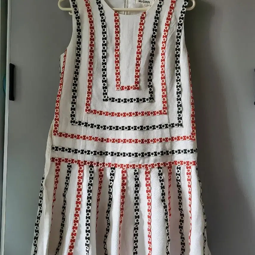 [SOLD OUT] 매긴  배색  원피스 화이트 블랙 레드