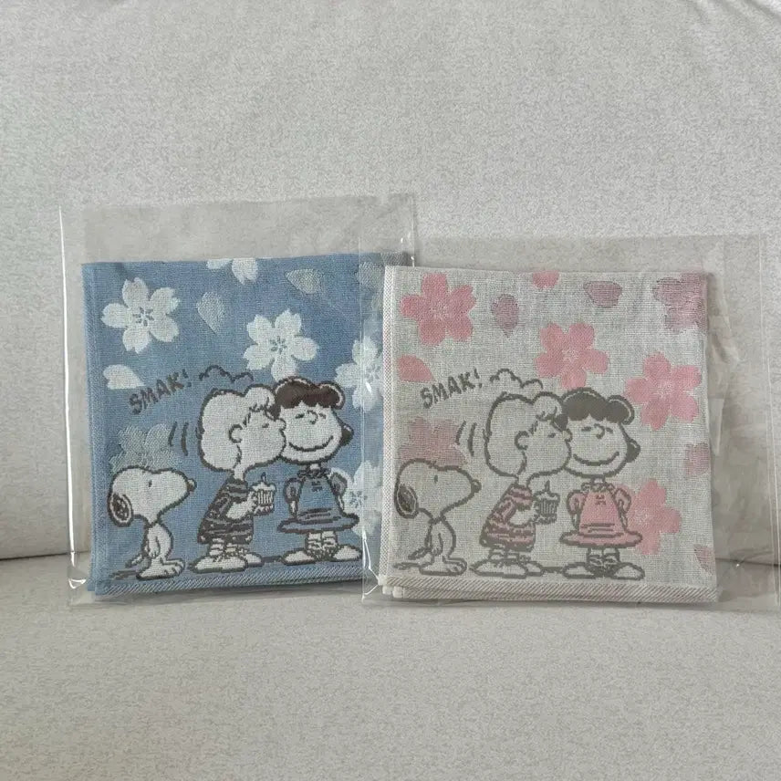 [BUNJANG] Snoopy Cherry Blossom Series Handkerchief Bundle Set / 일괄) 스누피 벚꽃시리즈 손수건