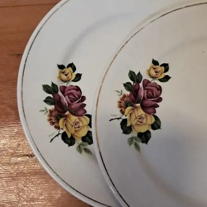 [BUNJANG] Vintage Ceramic Plates with Rose Pattern (Set of 4) / 빈티지 옛날 초창기 도자기 접시4장.장미꽃무늬