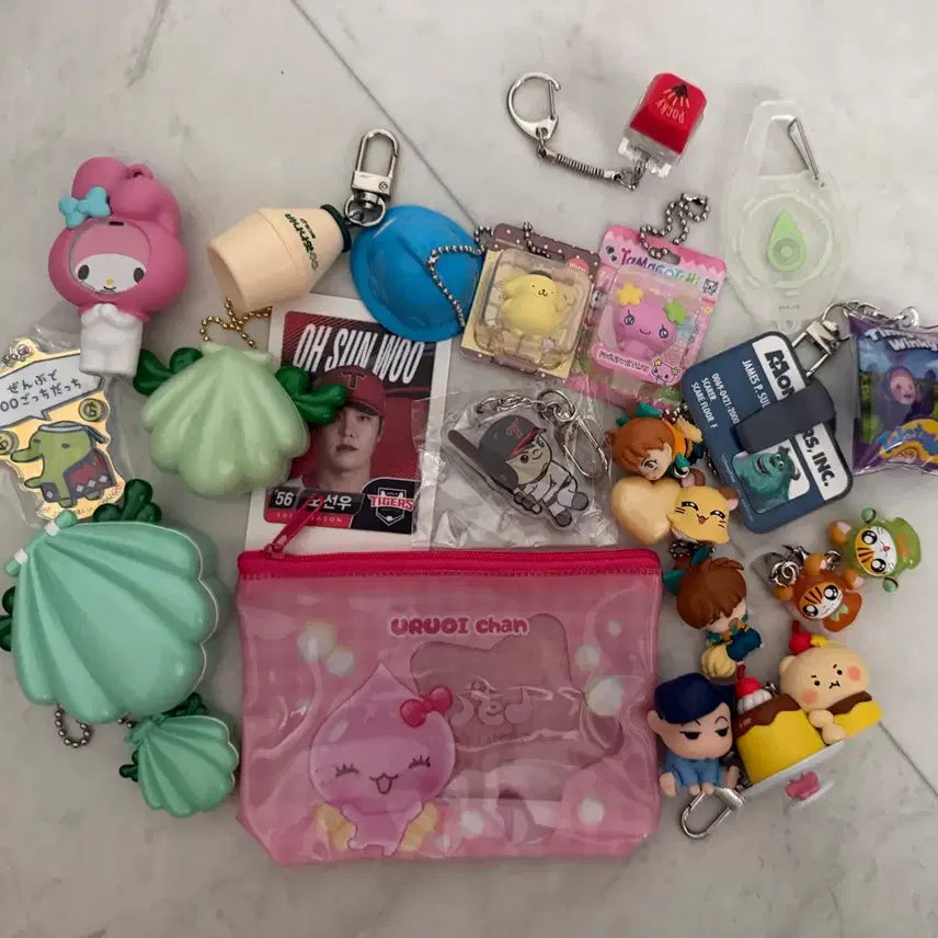 [BUNJANG] Sanrio My Melody Tamagotchi &amp; Keychain Bundle / 산리오 멜로디/타마고치/키링 일괄 양도