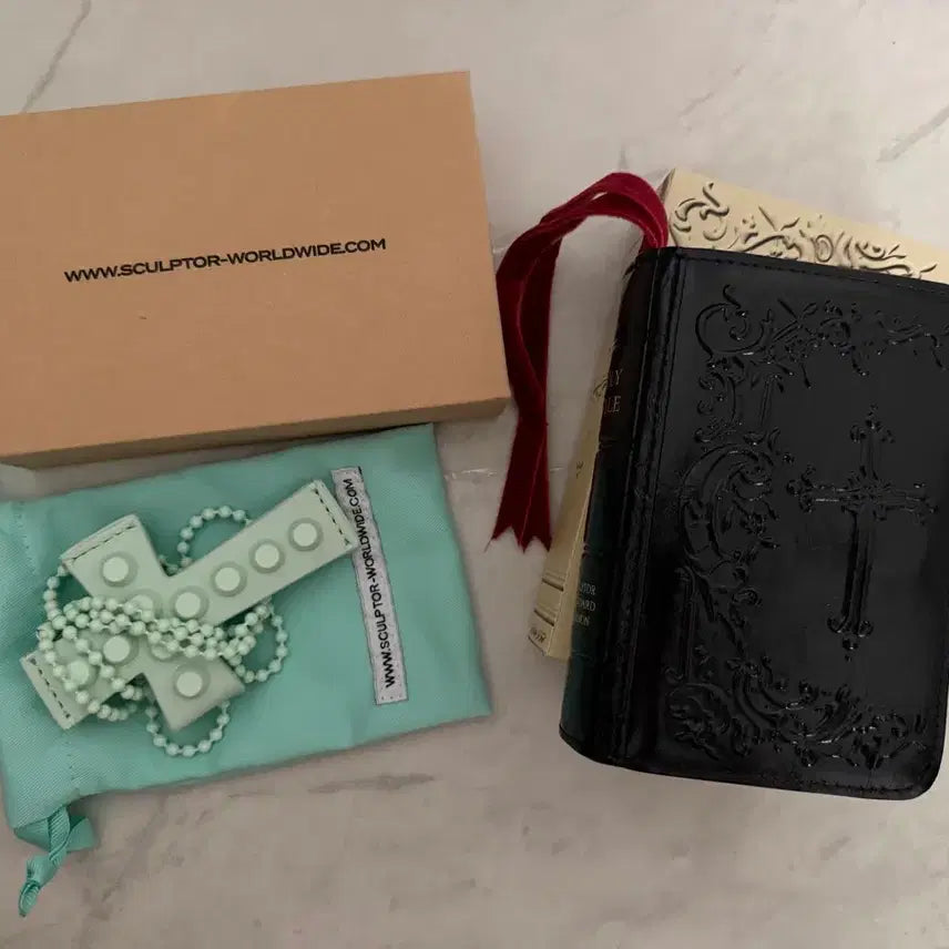 [BUNJANG] Sculptor Standard Version Bible with Cross Rosary Set / SCULPTOR STANDARD VERSION 성경 + 십자가 묵주 세트
