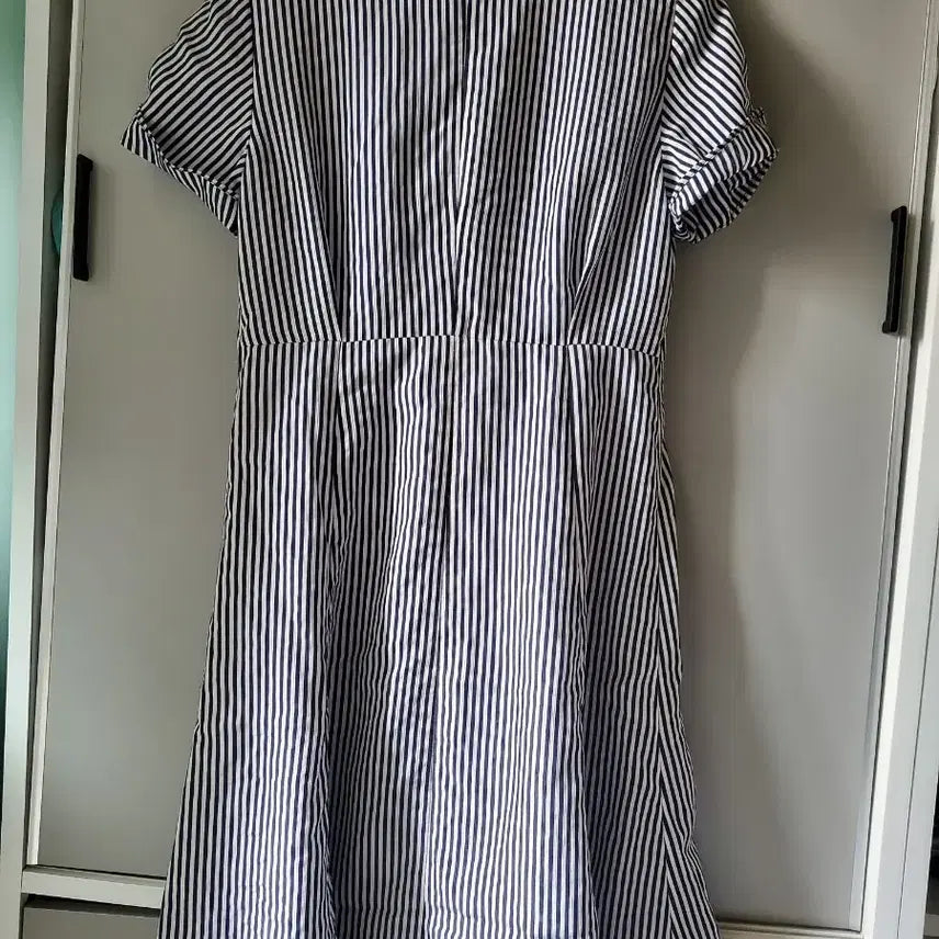 [SOLD OUT] 지고트  스트라이프 셔츠 원피스 네이비