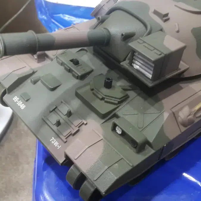[BUNJANG] Taiyo RC Tank Model Display Piece (Parts Missing) / 디피용 전차/내용 필독