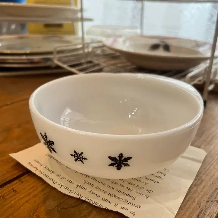 [BUNJANG] Vintage English Milk Glass Mini Mixing Bowl / 영국 빈티지 밀크글라스 시리얼볼(미니믹싱볼)