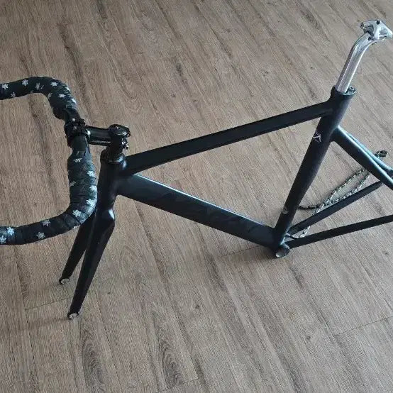 [SOLD OUT] 아벤톤 마타로 프레임셋 aventon mataro