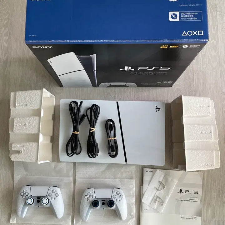 [BUNJANG] PlayStation 5 Slim Digital Edition Console with 2 Controllers / 플레이스테이션5 신형 디지털 슬림 패드2개