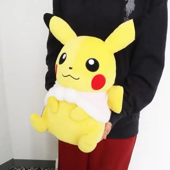 [BUNJANG] Banpresto Pikachu Plush Toy with Winter Cape (2020 Limited Edition) / 2020) 미개봉 일본 한정 망토 피카츄 인형 포켓몬스터