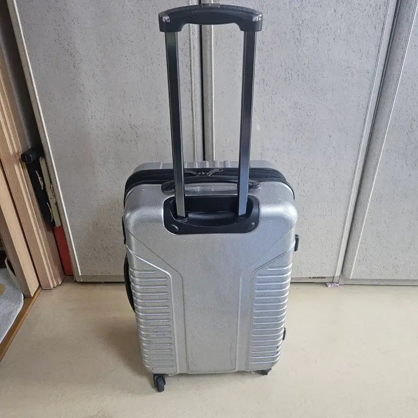 [BUNJANG] 24-inch Hardcase Travel Luggage / 여행용캐리어 화물용가방 24인치 판매합니다