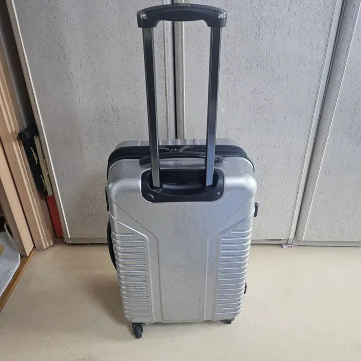 [BUNJANG] 24-inch Hardcase Travel Luggage / 여행용캐리어 화물용가방 24인치 판매합니다