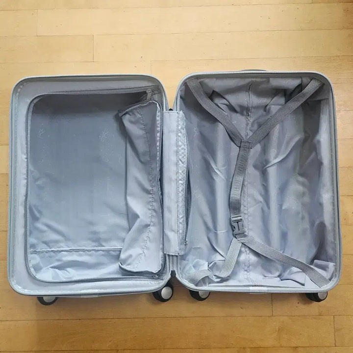[BUNJANG] 24-inch Hardcase Travel Luggage / 여행용캐리어 화물용가방 24인치 판매합니다